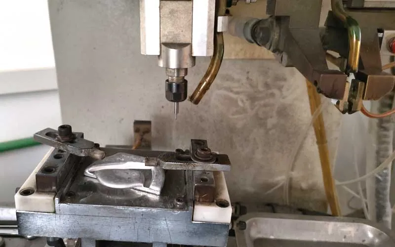 machine.jpg Engraving machines